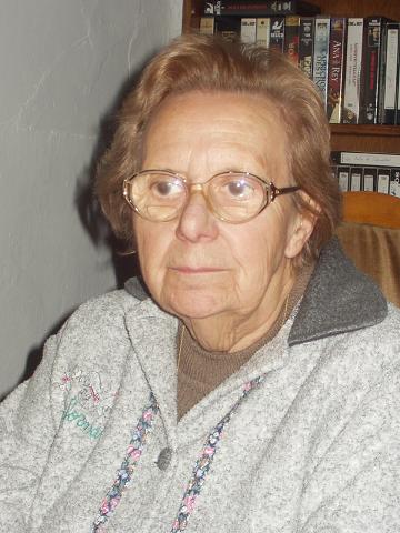 María Valcárcel García. Fue una mujer culta y lectora empedernida.