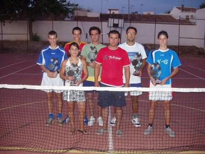 Éxito de participación en el I Campeonato local de Tenis Verano 2007.