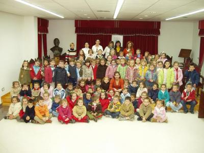 La Comunidad escolar  de Lopera conmemoró el Día de la Constitución.
