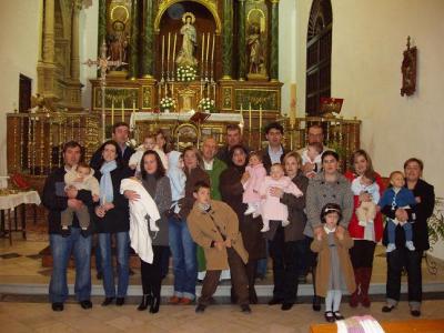 Nueve niños bautizados en el 2007 fueron presentados a la Patrona en la Fiesta de la Candelaria.