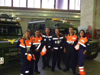 La Agrupación de Voluntarios de Protección Civil y Emergencias de Lopera asisten a unas jornadas sobre catástrofes.