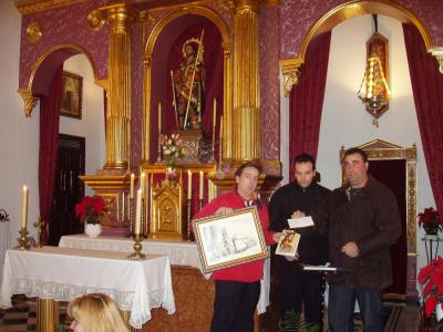 Espawagen S. A. U. dona 1500 euros para las obras de restauración de la Ermita del Patrón de Lopera