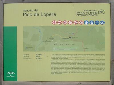 El Cerro o Pico de Lopera de 1.485 metros de altitud en el Parque Natural Sierras de Tejeda, Almijara y Alhama