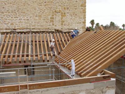 Continúan a buen ritmo las obras de restauración del Castillo de Lopera