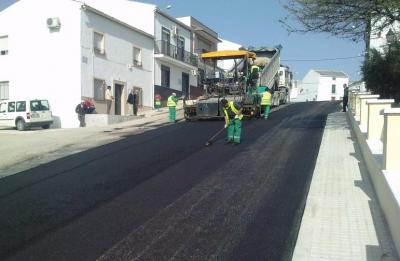 Nuevo asfaltado para cuatro calles de Lopera