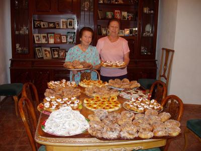 La Familia Uceda  de Lopera sigue manteniendo viva la tradición de hacer dulces caseros