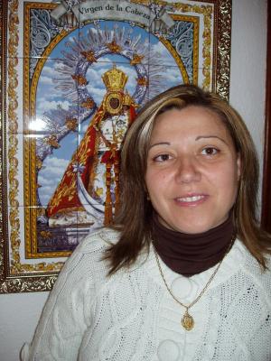 Entrevista a Paqui Bueno de la Torre. Presidenta de la Cofradía de la Virgen de la Cabeza de Lopera. Tradición y herencia de una devota a la Morenita.