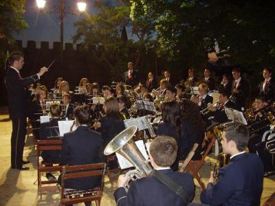 Concierto de Pasodobles por la Asociación Musical Pedro Morales en honor a las Cruces de Mayo