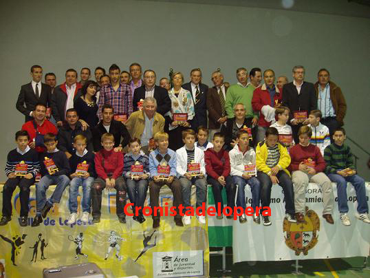 La II Gala del Deporte hace un reconocimiento a  deportista loperanos y provinciales.