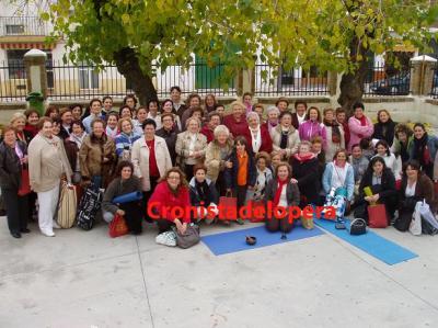 Un centenar de mujeres participan en Lopera en el I Encuentro Provincial de Terapias Alternativas.