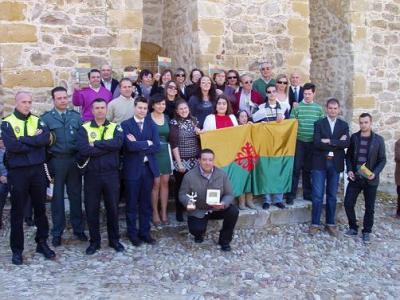 La entrega de la Medalla de Oro de la Villa a la Agrupación de Voluntarios de Protección Civil de Lopera y la presentación oficial de la Nueva Bandera de Lopera centran los Actos del Día de Andalucía