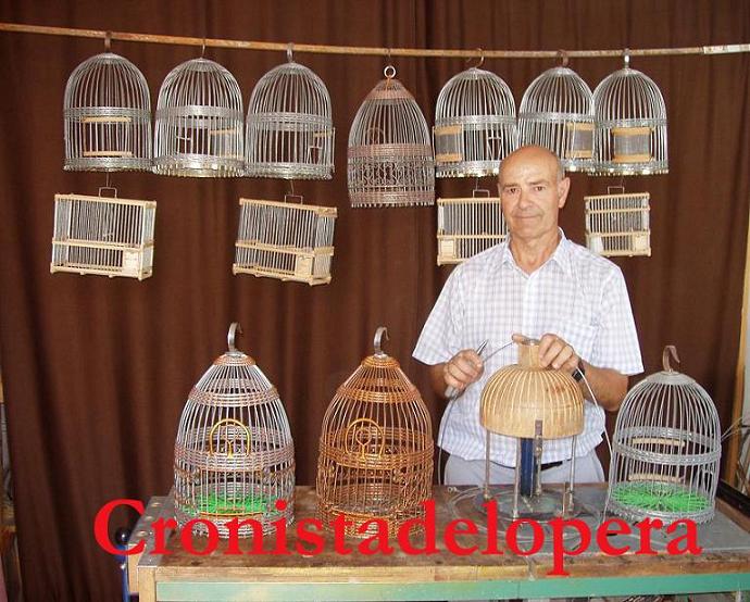 El Loperano Manuel Belmonte Gálvez mantiene viva la tradición de hacer jaulas de perdiz