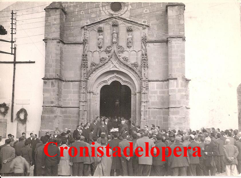 Foto del entierro del párroco D. Manuel Casado Vallejo el 25-12- 1965