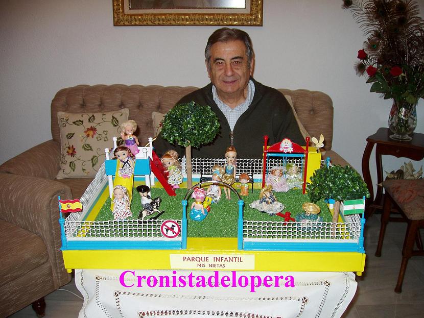 El maestro jubilado Victoriano Ansino realiza un Parque Infantil en miniatura dedicado a sus tres nietas