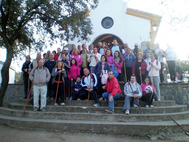 Grupo de Loperanos que hicieron el camino a pie desde Andújar hasta el Santuario de la Virgen de la Cabeza