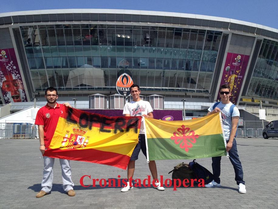 Tres loperanos presencian hoy en directo el España-Francia de los cuartos de final de la Eurocopa 2012 en el Donbass Arena de Donetsk (Ucrania)