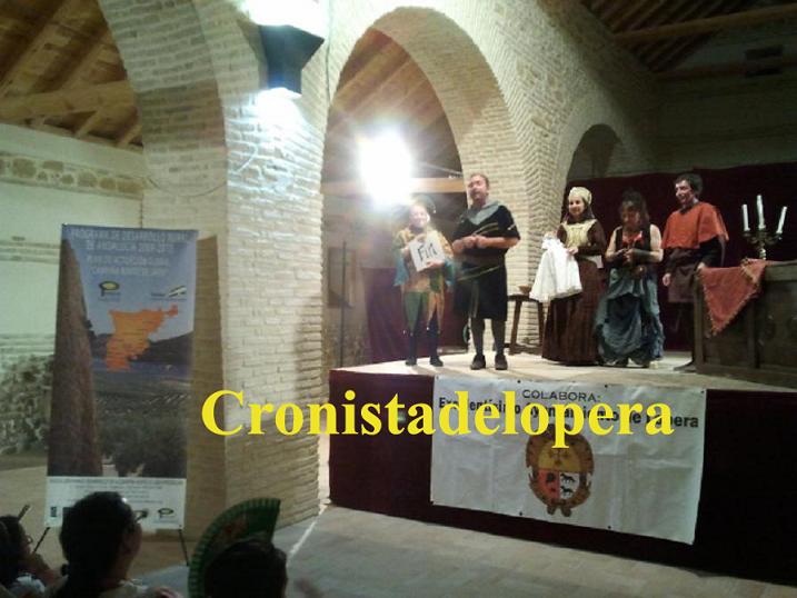 El Grupo de Teatro "Vientos del Tiempo" representa en Lopera "El Conde de Burras regresa de las Cruzadas", de José Cedena.