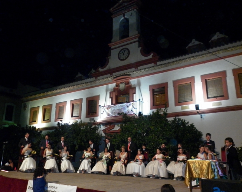 Con un emotivo Pregón de Juan Antonio Luque y la coronación de las Reinas Mayor e Infantil y su corte de Damas de Honor se iniciaron las Fiestas de los Cristos Lopera 2012