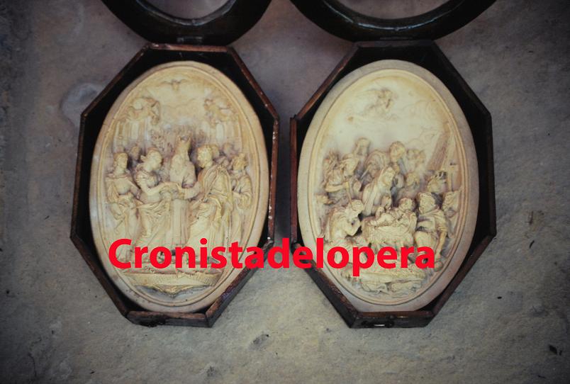 Dos relieves en terracota del siglo XVII que pertenecieron a los Marqueses del Mérito y se conservan en Lopera