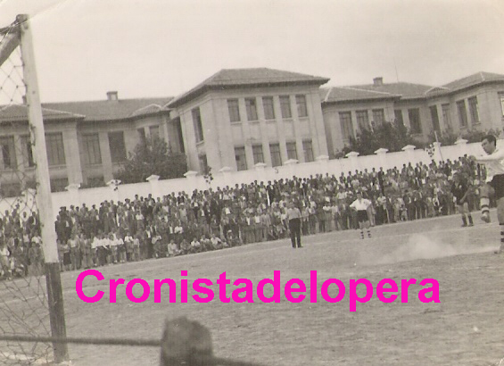 La Unión Deportiva Lopera se impuso por 2 goles a 1 al Once Rojo Iliturgitano en una crónica publicada el 30 de Diciembre de 1931 en el Periódico Quincenal Independiente "Ecos Loperanos" y firmada por Vicente Toro.