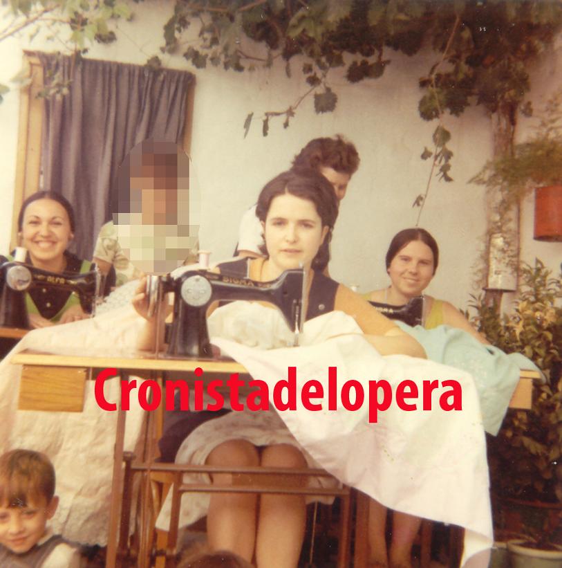 Taller de bordados a máquina de Isabel Lara Soler en 1973
