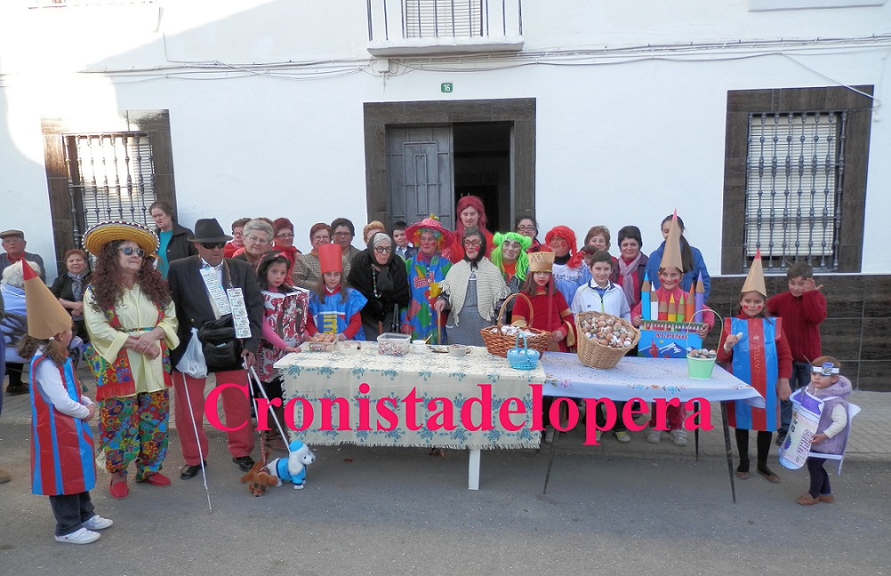 El Programa Andalucía Directo de Canal Sur TV dedica un reportaje a la tradición loperana de los cascarones de carnaval