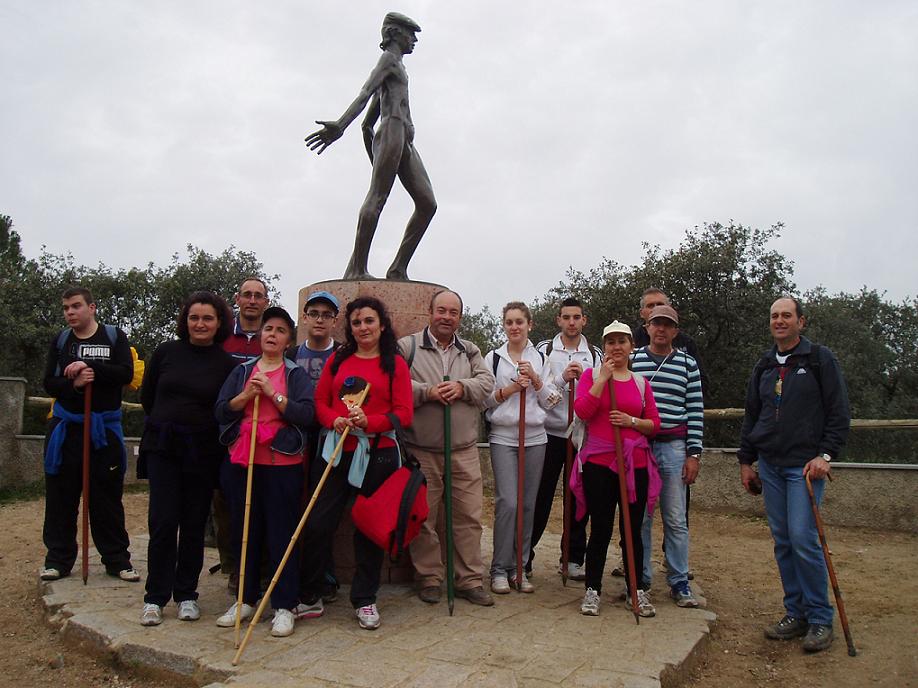 Una veintena de Loperanos hicieron el camino a pie desde Andújar hasta el Santuario de la Virgen de la Cabeza el pasado domingo