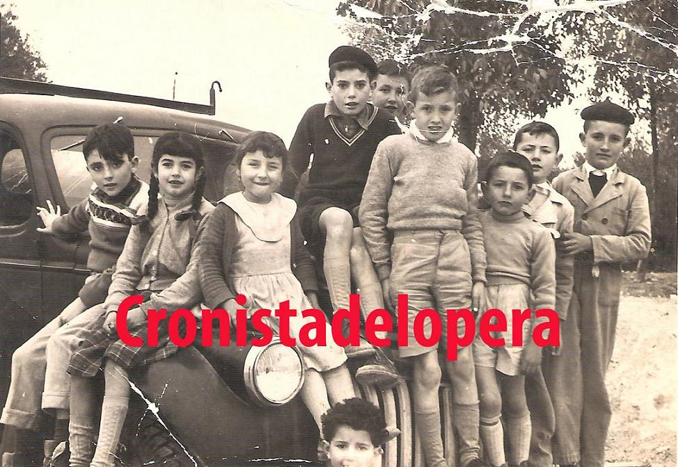 Alumnos de la Escuela Rural de D. Pedro en el Cortijo de la Molina del Carmen en 1954.