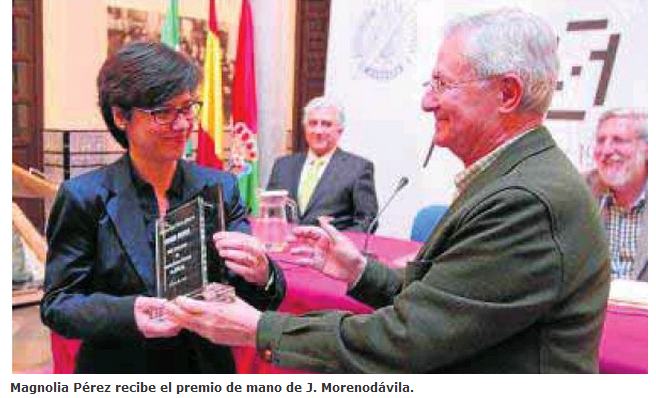 La loperana Magnolia Pérez Quero recibe el I Premio del XVI Concurso de Narraciones Breve de IDEAL por su cuento "Tu nombre"