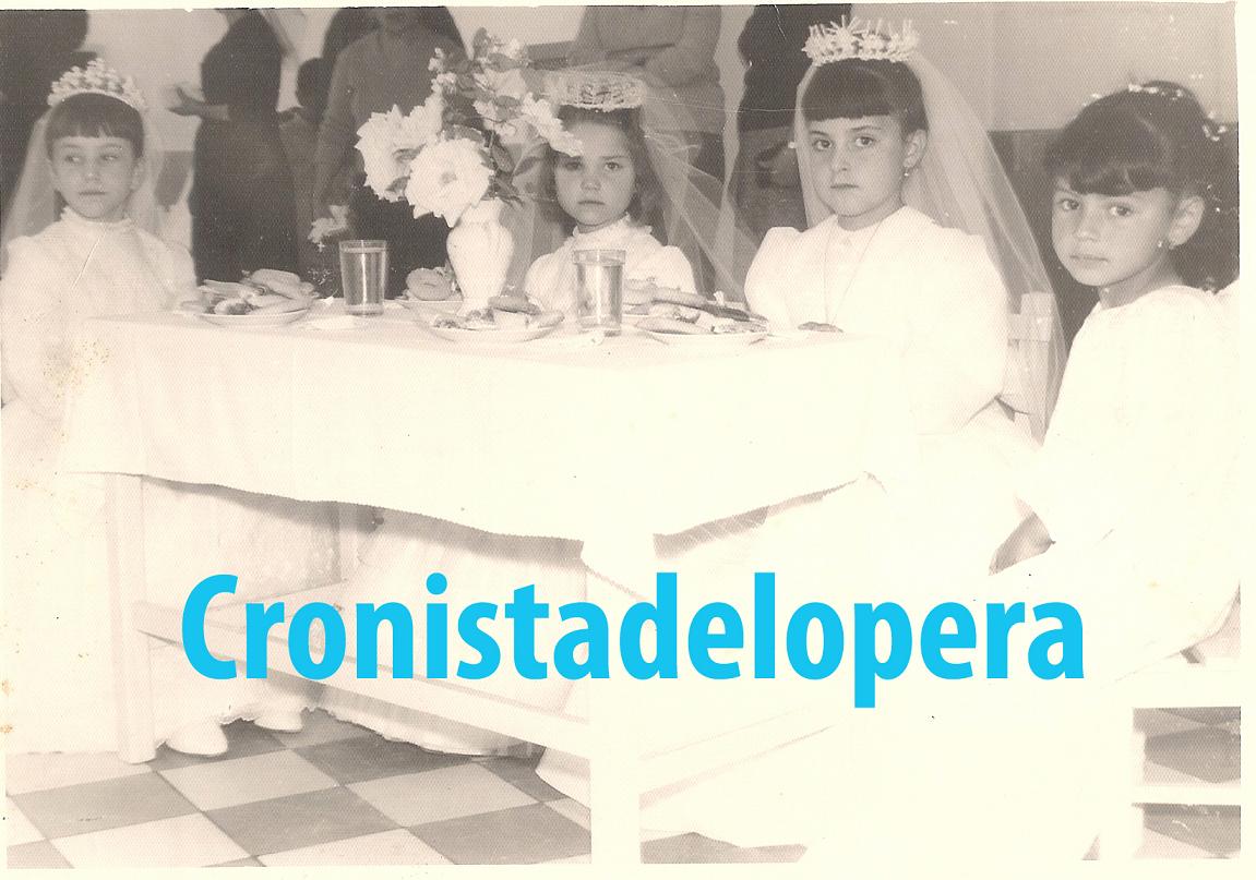 Chocolate con tortas, magdalenas y roscos en las Primeras Comuniones en el Convento de Jesús de Lopera en 1964