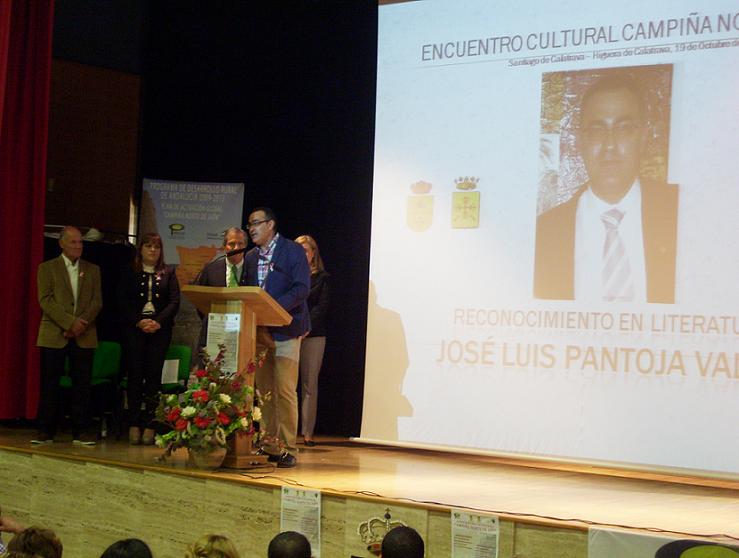 Reconocimiento al Cronista Oficial y Doctor en Historia José Luis Pantoja Vallejo por su aportación a la Cultura en el Encuentro Cultural de la Campiña Norte de Jaén