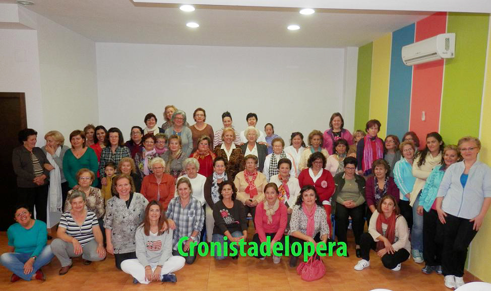 Ochenta mujeres de pueblos de Jaén y Córdoba participan en el IV Encuentro Provincial de Terapias Alternativas en Lopera.