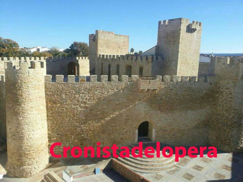 Firma del acta de recepción de las Obras de Restauración del Castillo de Lopera.