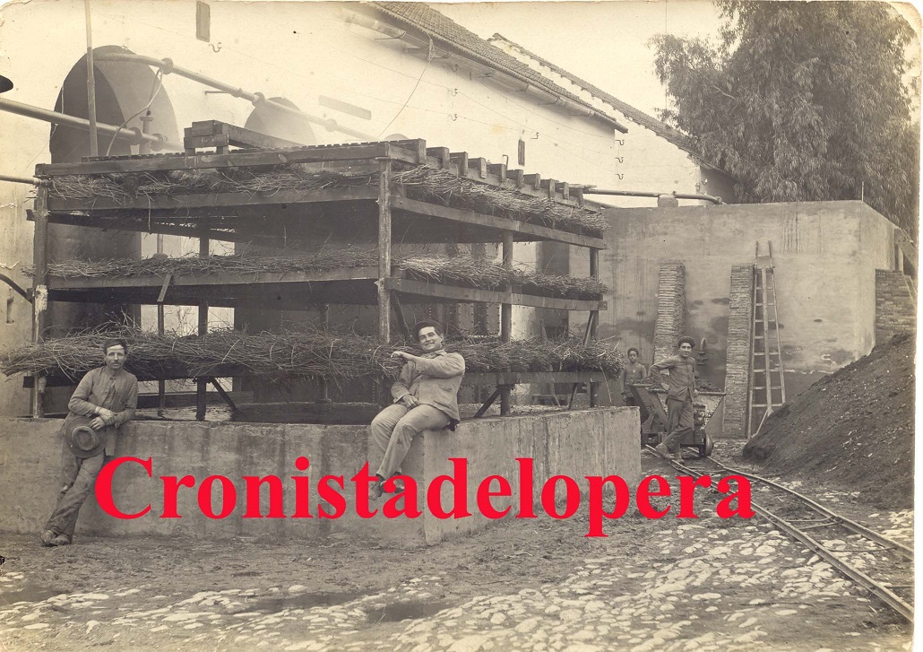 Patio de la Fábrica Cabrera de Lopera en 1912