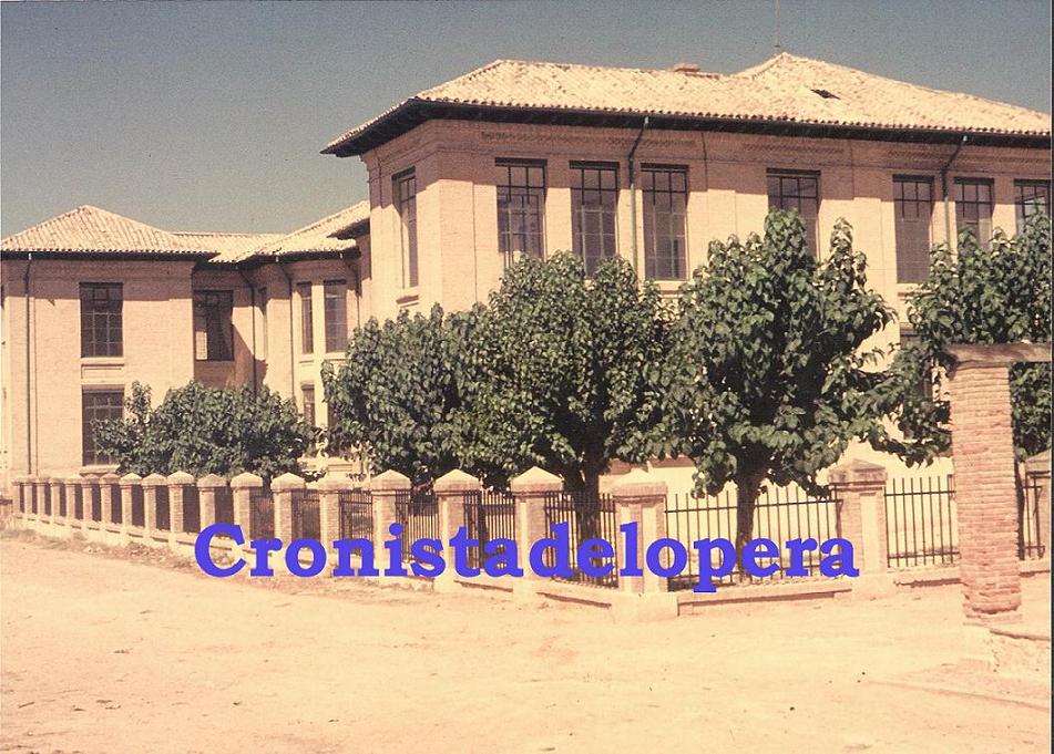 Vista parcial del Colegio Tena Artigas de Lopera en el año 1966
