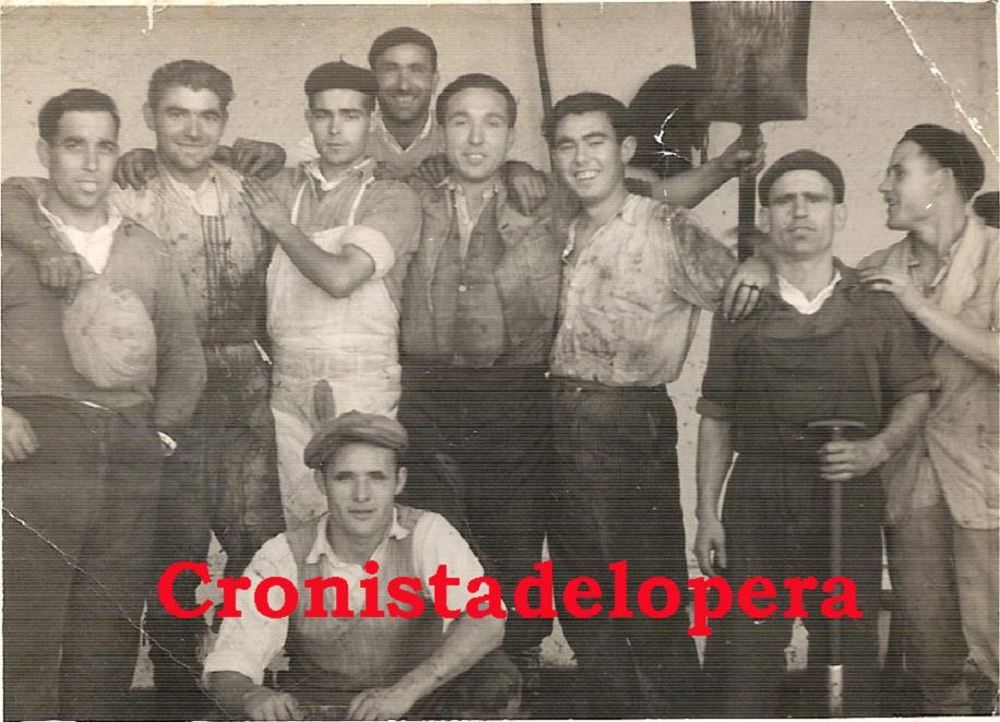 Grupo de Molineros de la Cooperativa Oleícola La Loperana en la campaña 1957-58