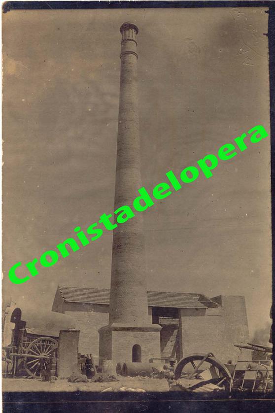 La primitiva chimenea de la Fábrica Cabrera en 1920