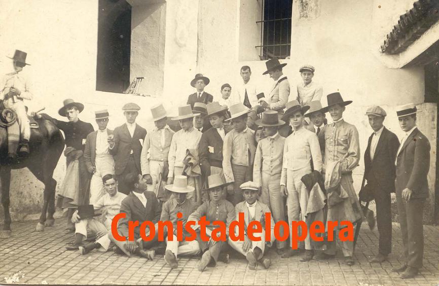 Grupo de Loperanos participantes en una Capea en La Molina (hoy Mas y Mas) en el año 1920