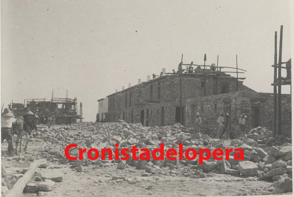Obras en la nueva Barriada de las Casas Nuevas de Lopera por el empresa Regiones Devastadas. Año 1944.