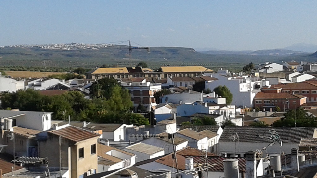 Vista aérea de las obras del Colegio Miguel de Cervantes desde la Calle San Cristóbal de Lopera. Foto gentileza de Diego Morales