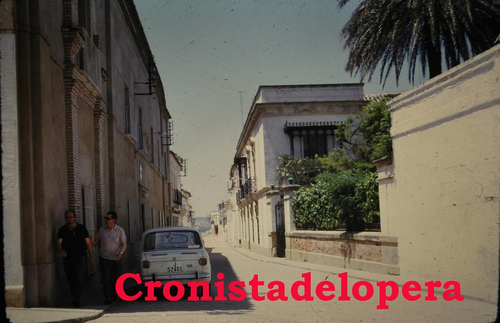 Paeo matinal por el pasado de las calles de Lopera: Hoy por la calle Alonso Valenzuela (Hoy Doctor Marañón). Años 70