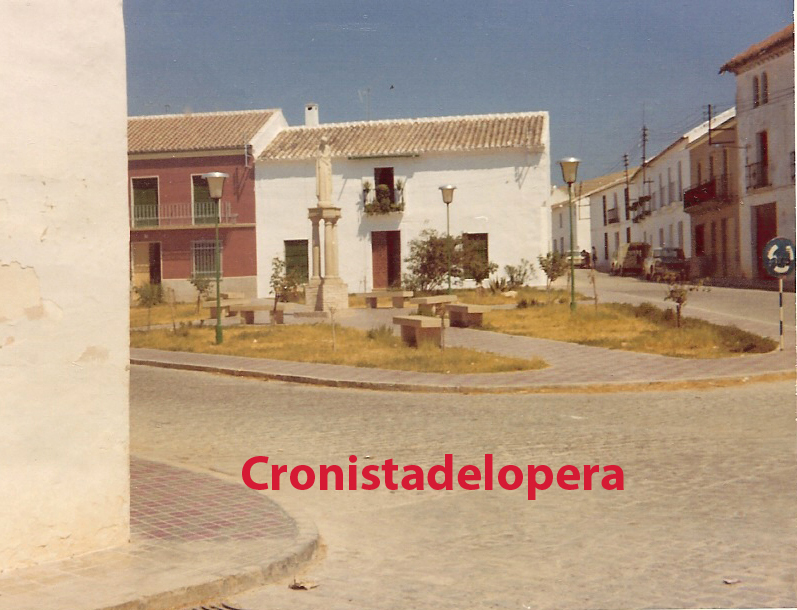 Paseo matinal por el pasado de las calles de Lopera. Hoy por el Altozano (Plaza Juan Rafael Criado). Año 1974