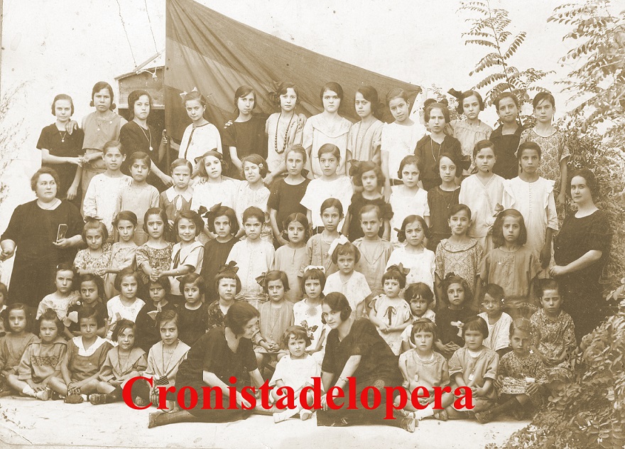Escuela de niñas de la maestra Matilde Fuentes Pérez. Año 1924
