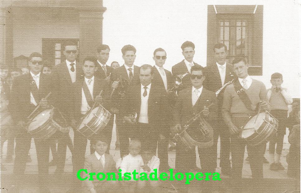 Banda de Tambores y Cornetas de Ntro. Padre Jesús Nazareno de Lopera dirigida por Antonio y Pedro Lara Cabezas. Año 1959