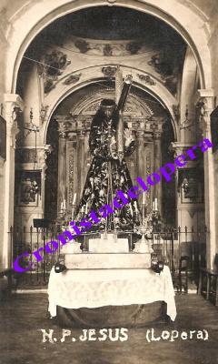 La primitiva imagen de Ntro. Padre Jesús Nazareno con su túnica en la Ermita de Jesús. Detalle de la Verja que tenía el Altar Mayor de la Ermita de Jesús. Año 1915.