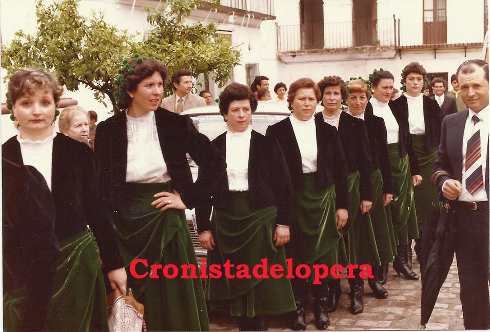 Romería Virgen de la Cabeza en Lopera año 1985.  Siendo Hermanos Mayores Pedro Osuna y Rosi Acevedo.