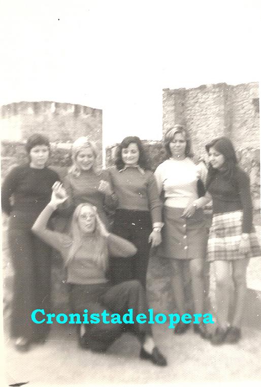 Loperanas en el torreón del Castillo de Lopera. Año 1973. De izquierda a derecha: Vicenta Hernández, Ani Chueco, Tere Sanz, Paqui Izquierdo, Asun Huertas y Ana Pérez.