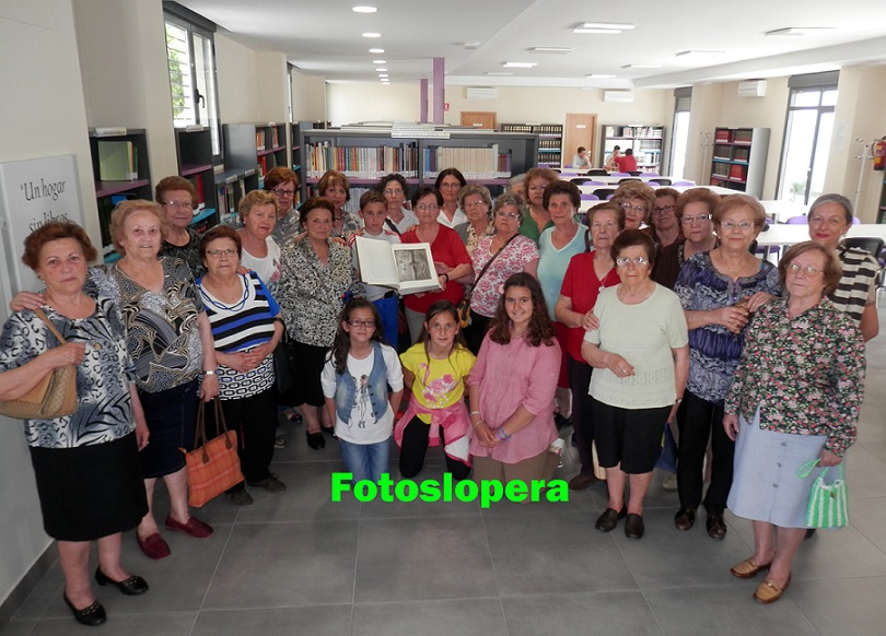 La Biblioteca Pública Municipal de Lopera acoge una lectura intergeneracional continuada del Quijote, dentro de los Actos del Día Internacional del Libro