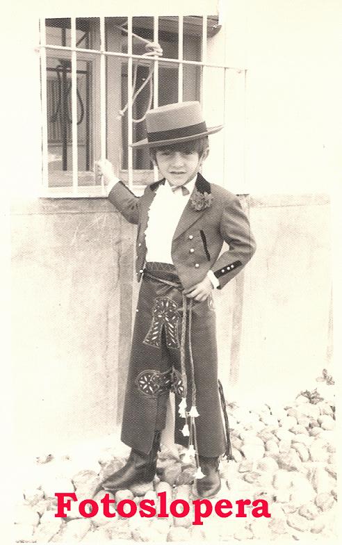 El loperano Manuel Ruiz Chiquero en la Romería de San Isidro Labrador. Lopera 1972