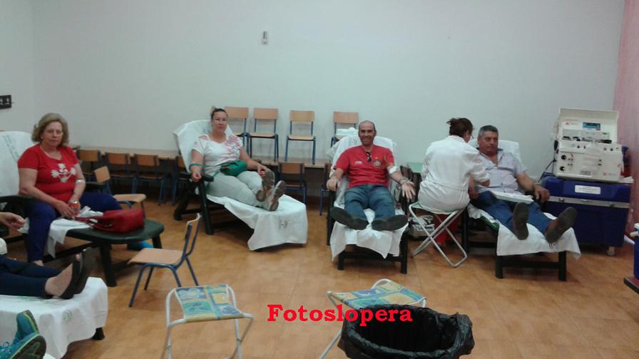 Los Loperanos vuelven a mostrar su solidaridad donando 90 bolsas de sangre, 4 de plasma y 3 nuevos donantes en dos Extracciones Colectivas llevadas a cabo en el Comedor Escolar de Lopera